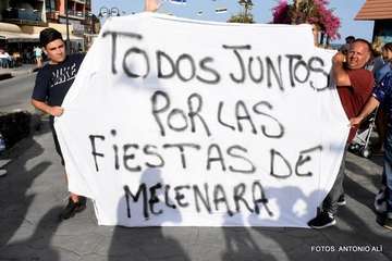 Protesta de vecinos y feriantes (Foto y Antonio Alí)